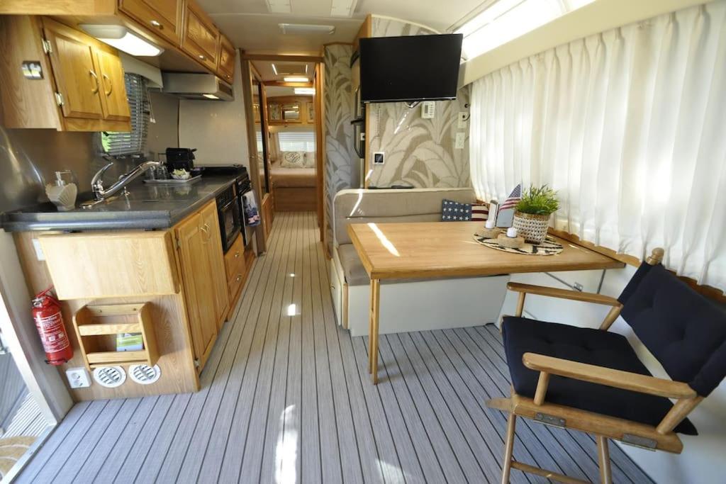 Airstream Retro Usa Caravan Earnewâld Εξωτερικό φωτογραφία