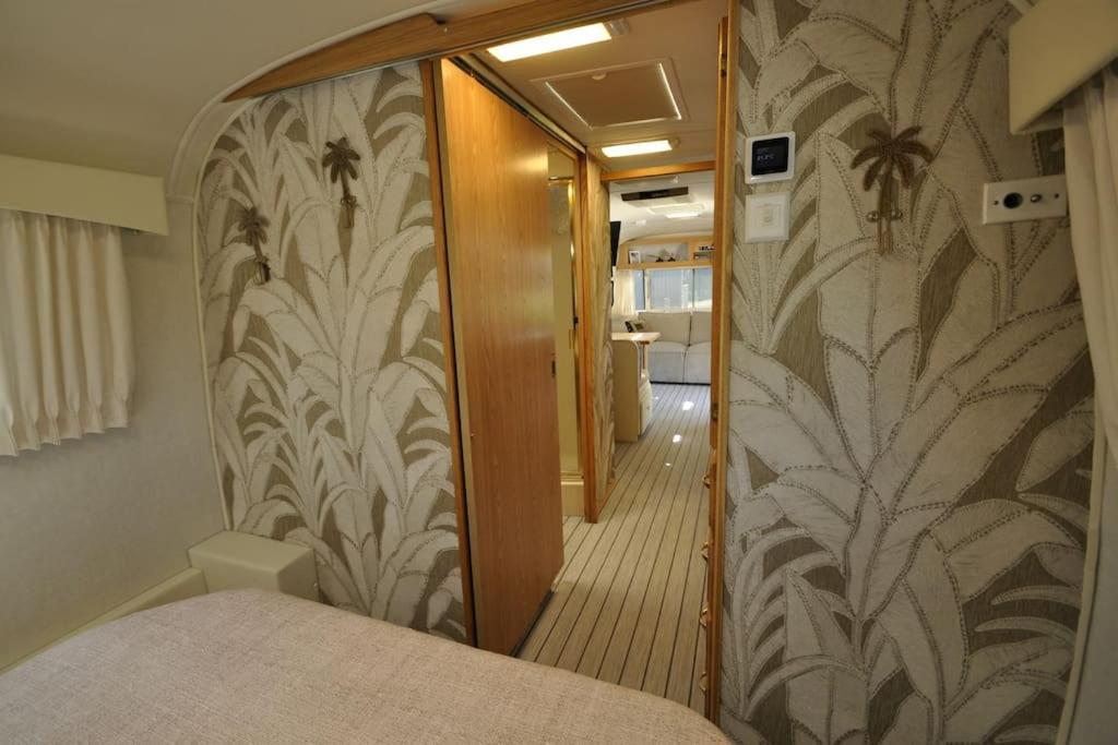 Airstream Retro Usa Caravan Earnewâld Εξωτερικό φωτογραφία
