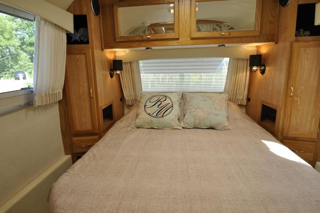 Airstream Retro Usa Caravan Earnewâld Εξωτερικό φωτογραφία