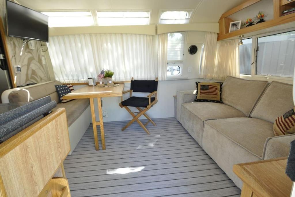 Airstream Retro Usa Caravan Earnewâld Εξωτερικό φωτογραφία
